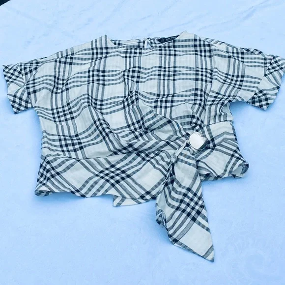 ZARA**Gorgeous Black & White Top**Small - Picture 2 of 2